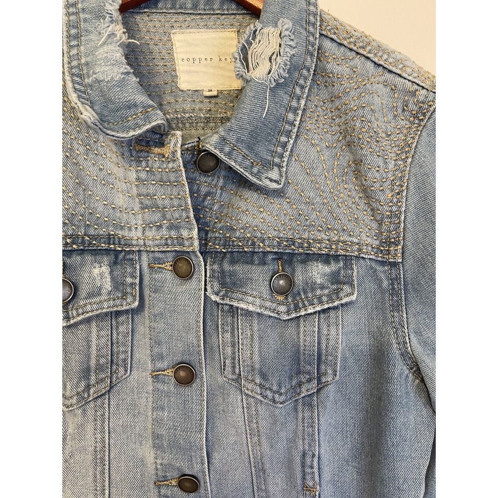 Copper Key Distressed Denim Button Down Ripped Jean Jacket M‎ Detail Shoulder - Picture 3 of 9